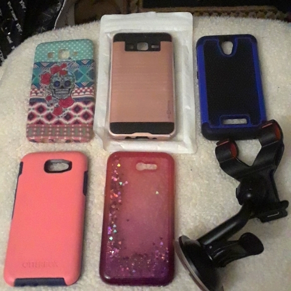 Phone cases and car holder - Picture 1 of 1